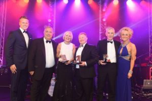 Jeanne Lally receives Outstanding Contribution to the Travel Industry Award